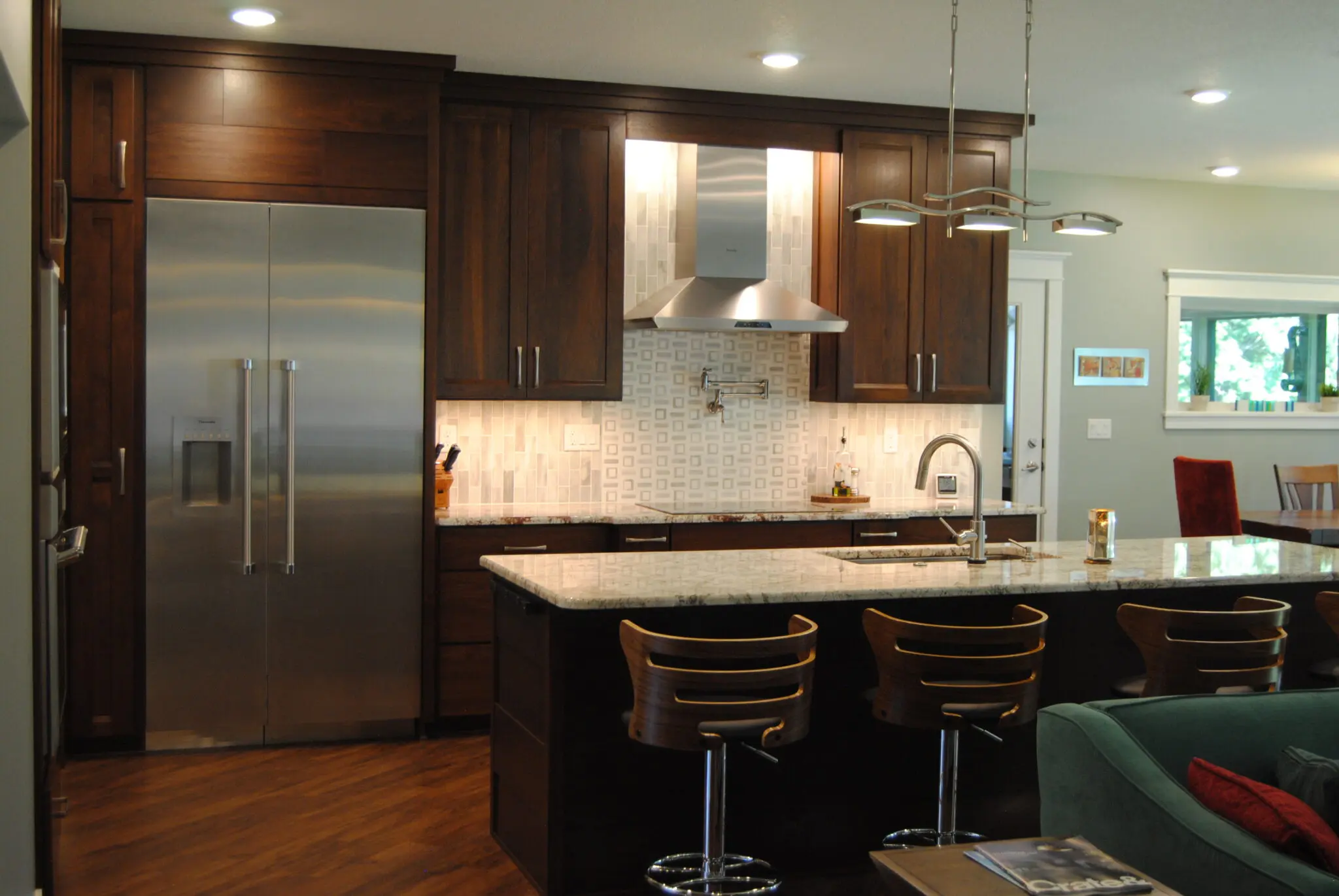 The modern transitional kitchen style with lighting effects